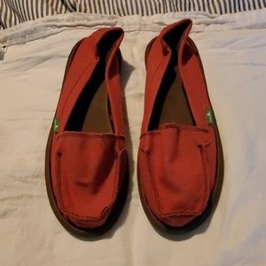 Sanuk shoes